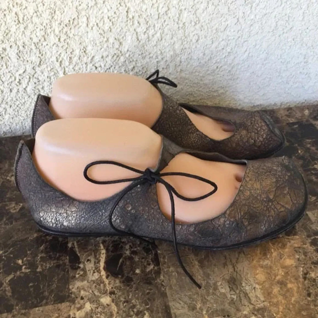 Cydwoq  Metallic Crackled Mary Jane shoes Size 8.5