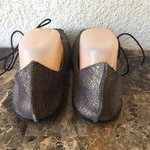 Cydwoq  Metallic Crackled Mary Jane shoes Size 8.5