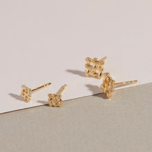 Crosshatch Stud earrings