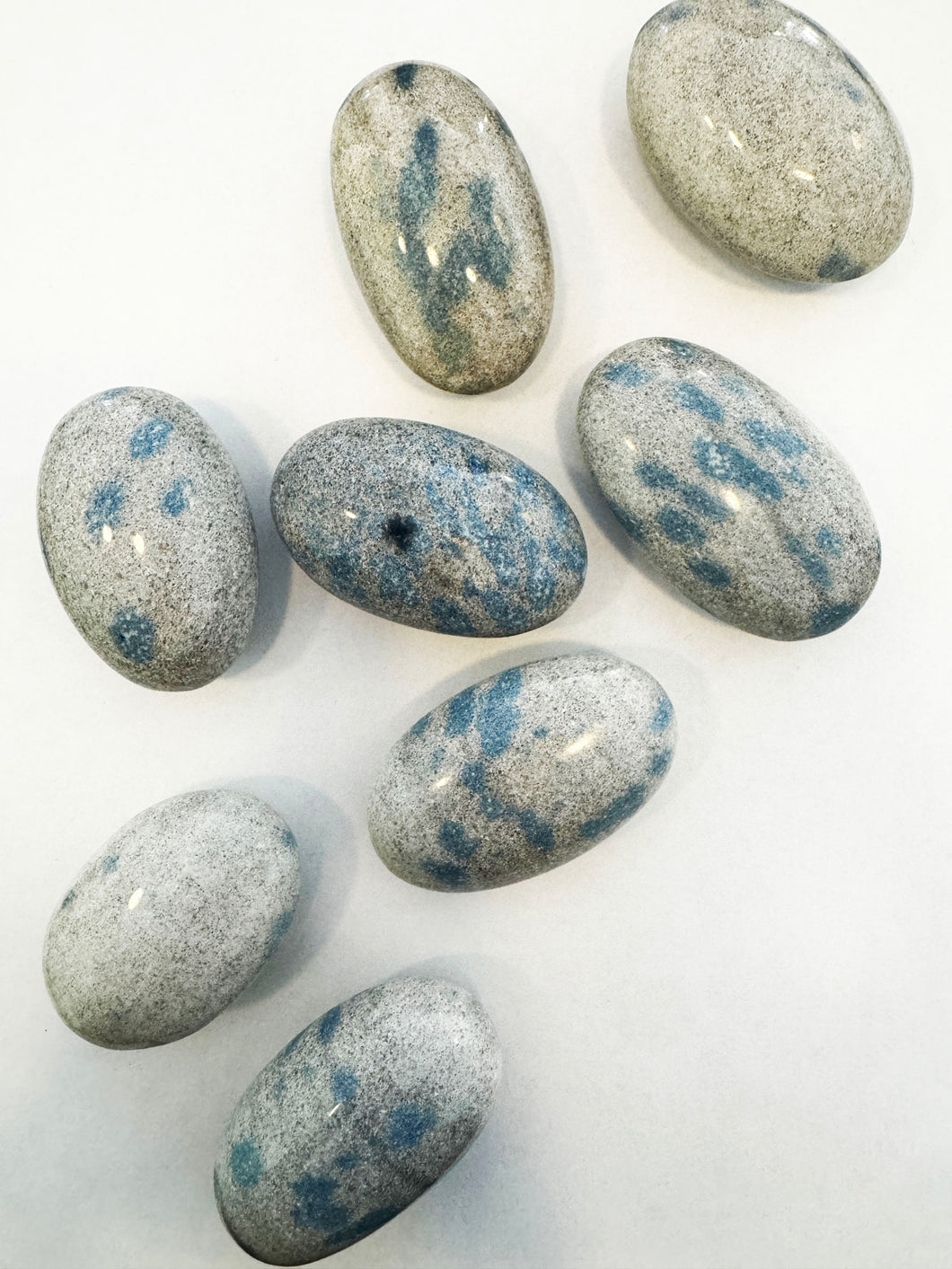 Blueberry Quartz palmstone