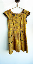 Nooworks Mustard vintage-inspired crossed arrow dress Size M
