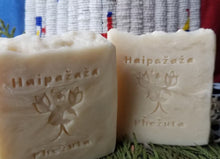 Pȟehiŋ Akhíšoke - Nettles, Rosemary Leaf, & Horsetail Herbal Shampoo Bar