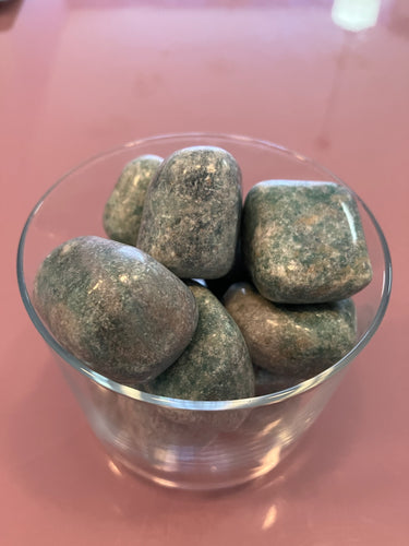 Aventurine in Quartz tumbled